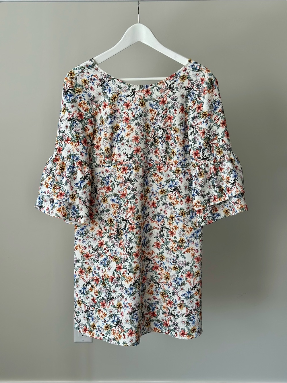 Zara White Floral Mini Dress with Multicolor Print